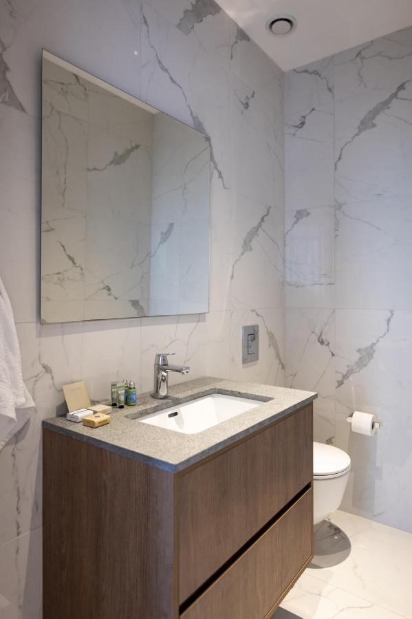 360 Nicosia - 1 Bedroom Luxurious Residence Bagian luar foto