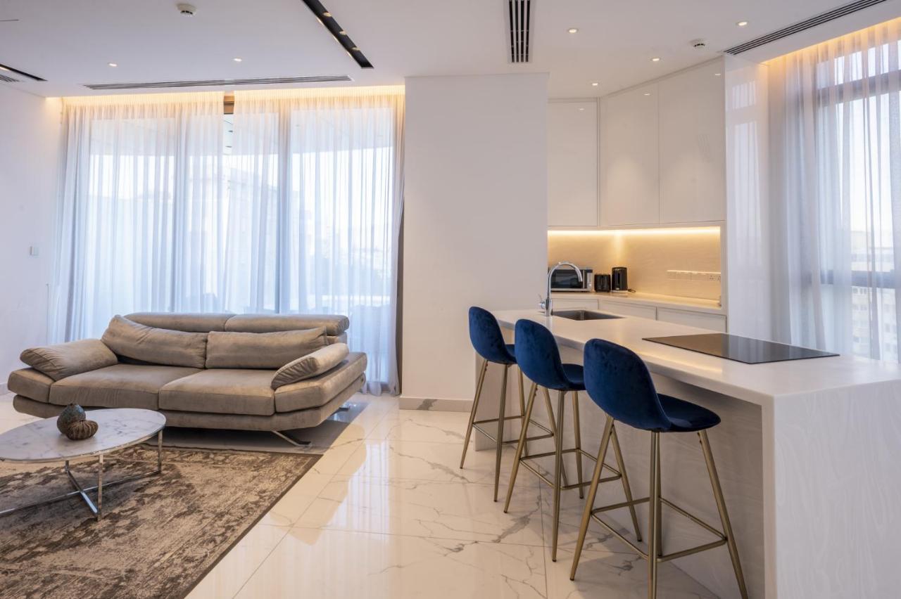 360 Nicosia - 1 Bedroom Luxurious Residence Bagian luar foto
