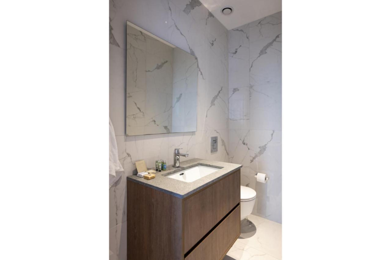 360 Nicosia - 1 Bedroom Luxurious Residence Bagian luar foto
